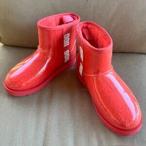 UGG WOMENS US 8 CLASSIC CLEAR MINI RAIN BOOT PINK WATERPROOF INSULATED